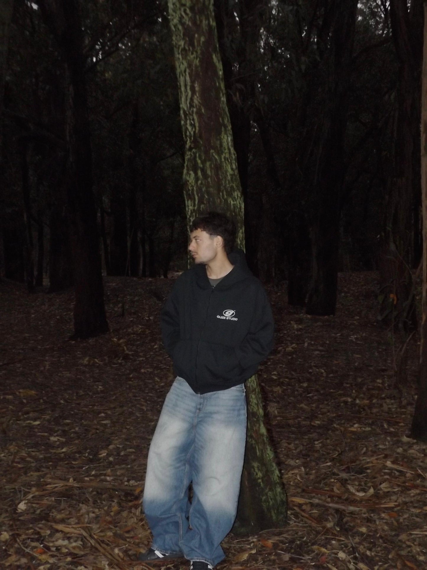 ZIP HOODIE NEGRO